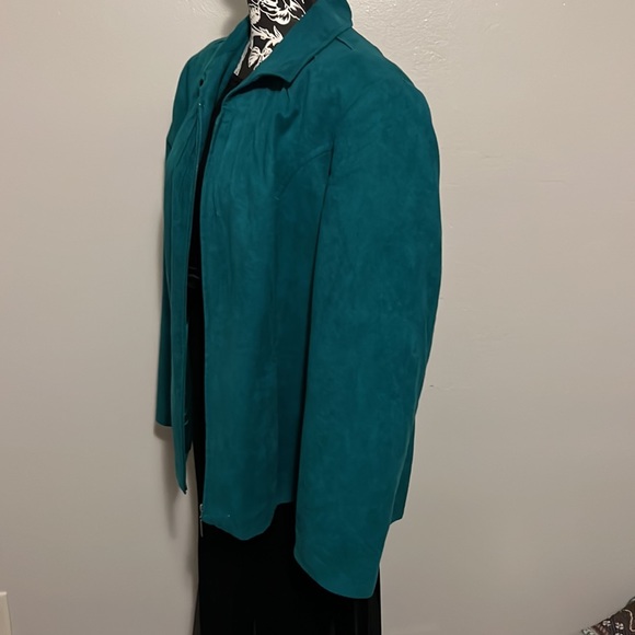 Kim Roger’s Emerald Green Blazer - Picture 8 of 9